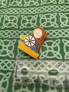 Plymouth Conneticut Bicentennial 1795-1995 Enamel Clock Lapel Pin FREE SHIPPING - Picture 1 of 6