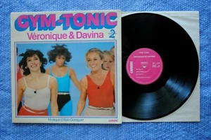 VERONIQUE & DAVINA / LP CARRERE 67935 / 1982 (F) - Picture 1 of 3