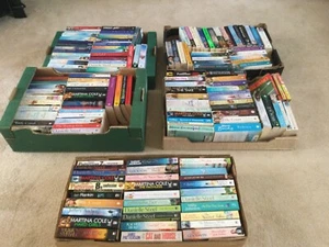job lot paperback books - 140+Mainly historical, modern and crime thrillers - Bild 1 von 5