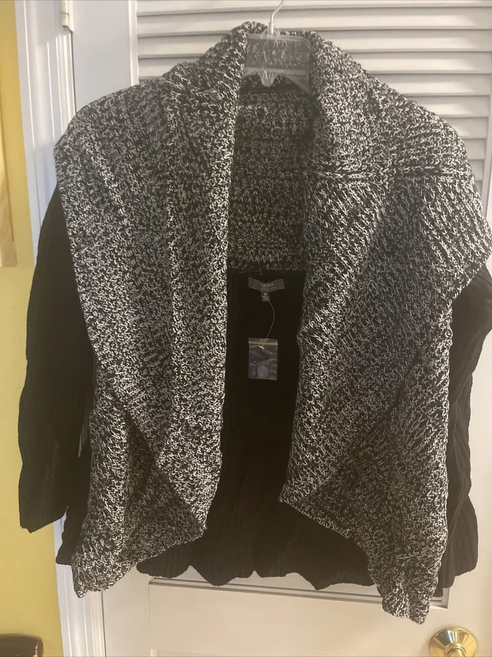 Suéter envolvente chal frente abierto colección Lisa Rinna M Foto 1 de 3