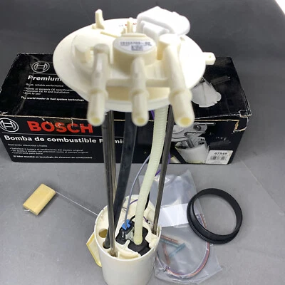 Conjunto de bomba de combustible Bosch original para Chevrolet Silverado GMC Sierra 3500 67549 Foto 1 de 4