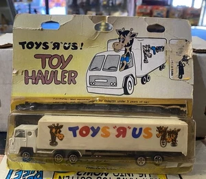 Majorette Toys R Us Hauler geheftet 6" Spielzeug Traktor Anhänger 1/100 Made in France - Bild 1 von 2