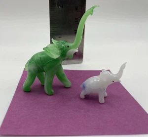 Set Of 2 Hand Made Miniature Glass Elephants. Green,white. - Picture 1 of 6