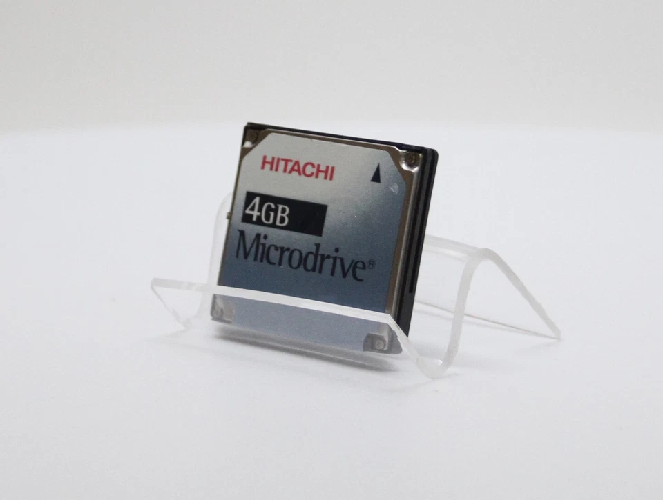 Hitachi 4 GB HMS360404D5CF00B CompactFlash+ Type II MicroDrive 3K4 (08K2532) - Image 1 of 1