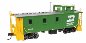 Walthers Proto HO 920-103256 Burlington Northern BN 30' GTW Cupola in legno Caboose - Foto 1 di 5