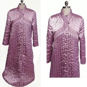 NEW W/O TAGS GORGEOUS VINTAGE NEIMAN MARCUS QUILTED ROBE IN STERLING SILVER ROSE - Picture 1 of 7