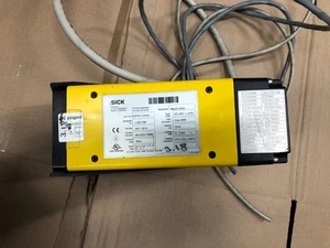 Sistema de sensor de freno de prensa Sick V4000, receptor V40PBE - 0700000. - Imagen 1 de 3