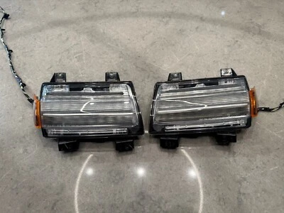 Wrangler JL 2018-2024 guardabarros LED de fábrica DRL Park Turn OEM 55112885AG 55112884AG Foto 1 de 4