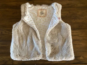 EUC Mini Boden Girls Faux Fur Vest Oatmeal 5-6 - Picture 1 of 3