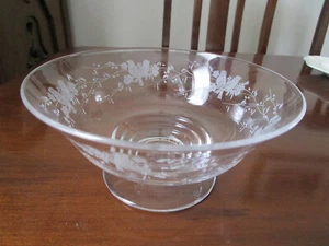 VINTAGE STUART CRYSTAL LOVE BIRDS ETCHED SERVING BOWL  - Picture 1 of 7