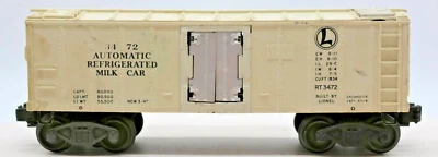 Lionel 3472 Automatic Refrigerated Milk Car w/ Silver Doors - Image 1 of 4