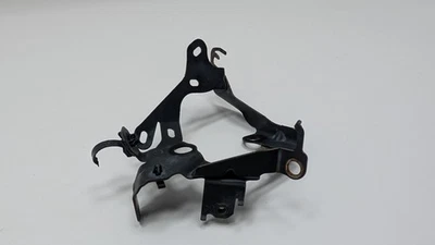 马自达 MX-5 Miata 动力制动真空泵安装支架组件 原始设备制造商 — 第 1/4 张图片