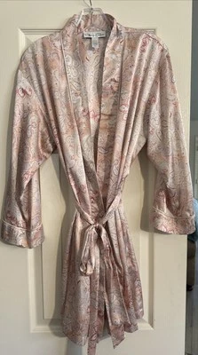 Bata corta grande para mujer Oscar De La Renta talla cachemira/melocotón con bolsillos Foto 1 de 4