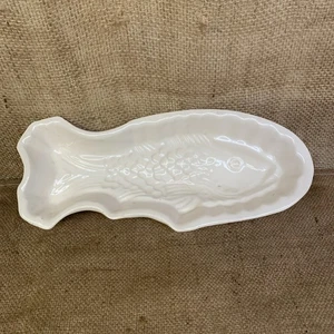 Vintage Ironstone Fish Mould - Farmhouse Kitchen - Cottage Style  - Picture 1 of 7