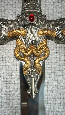 2 Serpent Master Swords United Halloween 41” prata dourada pesada edição limitada  - Imagem 1 de 4