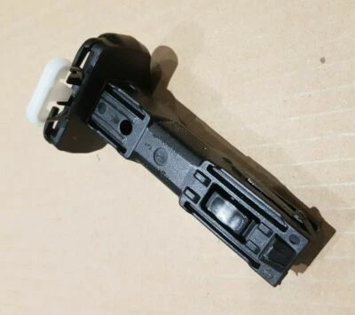 AUDI A3 S3 RS3 8V 2013-2019 ASIENTO DELANTERO REPOSACABEZAS PASADOR GUÍA 8T0881920B Foto 1 de 3