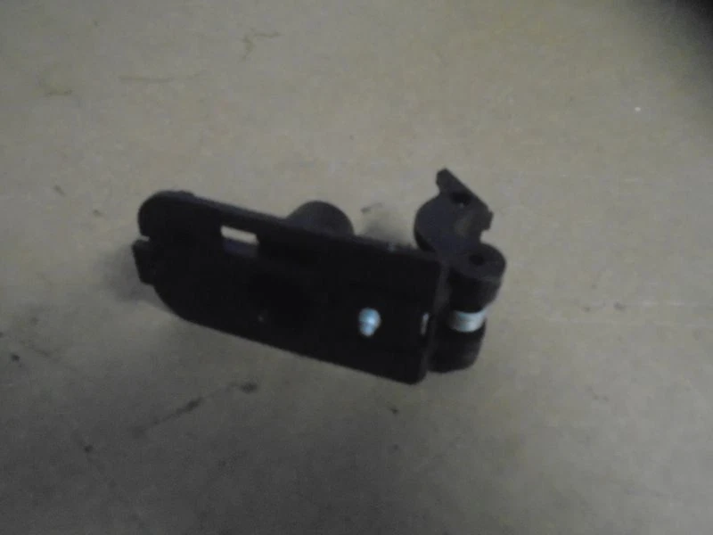 Empotre de mango de capó de motor genuino nuevo - Smart 454 - A4548800020 Foto 1 de 1