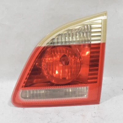 06-07 Luz trasera interior pasajero derecho BMW E61 530xi Wagon 7165830 OEM Foto 1 de 4