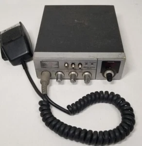 Radio d'epoca Midland modello 77-151 CB 1982 non testata per ricambi, progetto o riparazione - Foto 1 di 13