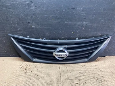 Nissan Versa 2012 a 2014 sedán parrilla superior delantera OEM V4302 DG Foto 1 de 4