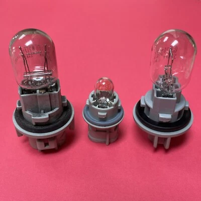 Nissan Rogue/Pathfinder 2019 bombillas traseras intermitente, funcionamiento, probado con frenos Foto 1 de 4