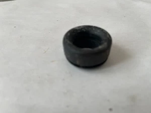 1968-80 CORVETTE valve cover PCV GROMMET NOS GM 14091870 - Bild 1 von 1