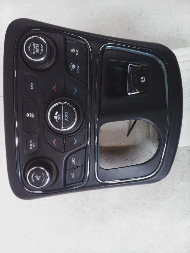 Chrysler 200 2015 control de temperatura con controles automáticos | doble zona Foto 1 de 4