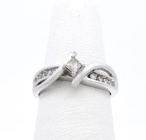 10K White Gold Natural Diamond Infinity Figure 8 Promise Pre Engagement Ring sz5 - Picture 1 of 7
