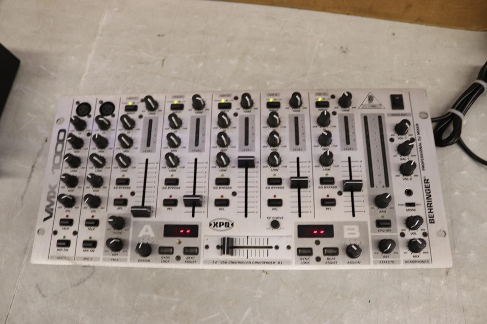 Behringer Pro Mixer VMX1000 7-Channel Rack-Mount DJ Mixer - Image 1 of 4