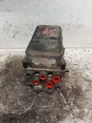 2002-2005 Ford Excursion ABS Anti-Lock Brake Pump Assembly 4X4 - Image 1 of 4