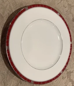 PIASTRA INSALATA ROYAL DOULTON RADIANCE 8 1/4" nuova con adesivo - Foto 1 di 3