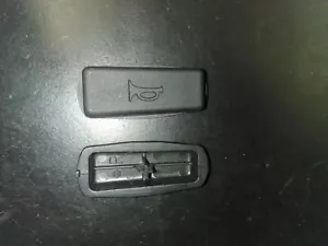 Volvo Horn Button 1272842 - Picture 1 of 1