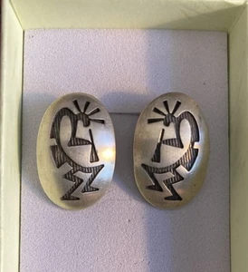"Pendientes Kokopeli perforados vintage de ley de 1""" - Imagen 1 de 3