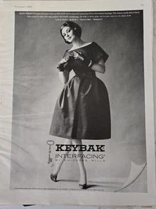1960 Para Mujer Suzy Perette Cúpula Falda Vestido Llavero Interfaz Anuncio De Colección - Imagen 1 de 1