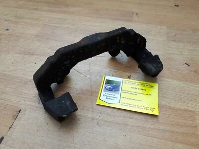 FORD FIESTA MK6 02-08 PINZA FRENO DELANTERO SOPORTE SOPORTE DE TRANSPORTE MK6 CONDUCTORES DERECHA DERECHA Foto 1 de 4
