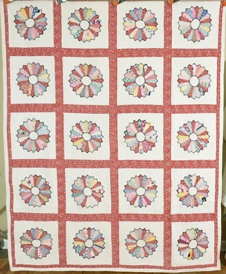 BEAUTIFUL  Vintage 30's Dresden Plate Antique Quilt ~Nice Red Accents! - Image 1 of 4