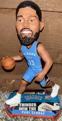 Bobblehead NBA Paul George Oklahoma City Thunder Headline edição especial - Imagem 1 de 4