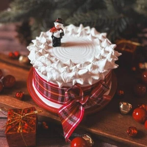 Wizarding Trunk Magical Winter Box Weasley Snowman Christmas Cake replica NIB - Picture 1 of 3