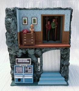 New 2021 Hallmark BATMAN Classic TO THE BATCAVE! Ornament, Mint, Works Perfectly - Picture 1 of 2