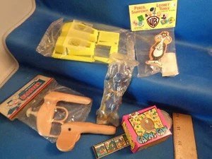 SIX FINGER - QUISP GYRO UNICYCLE / CAP'N CRUNCH VIEWER & LOONEY TUNES (6) TOYS - Picture 1 of 9