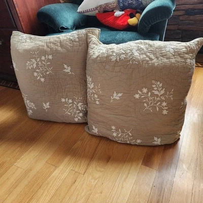 JUEGO DE 2 almohadas bordadas para dormitorio Martha Stewart talla 26x26 Foto 1 de 4