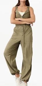 Athleta Jumpsuit ärmellos gerades Bein Gr. Medium oliv Top Zustand - Bild 1 von 12