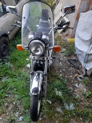Suzuki - Bild 1 von 4
