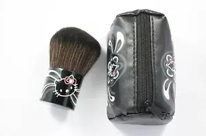 MAC Hello Kitty Kabuki Buffer Gesichtspuderpinsel und Tragetasche - Bild 1 von 4