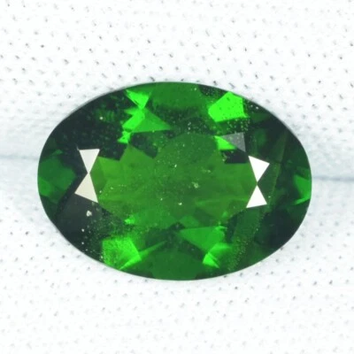 3.34 ct EXCELLENT RARE RUSSIAN GREEN NATURAL CHROME DIOPSIDE - Oval See Vdo AC - Image 1 of 3