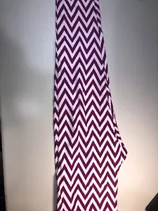Women's Lularoe Geometric Zig Zag pink White Leggings Size TC Tall & Curvy - Picture 1 of 1