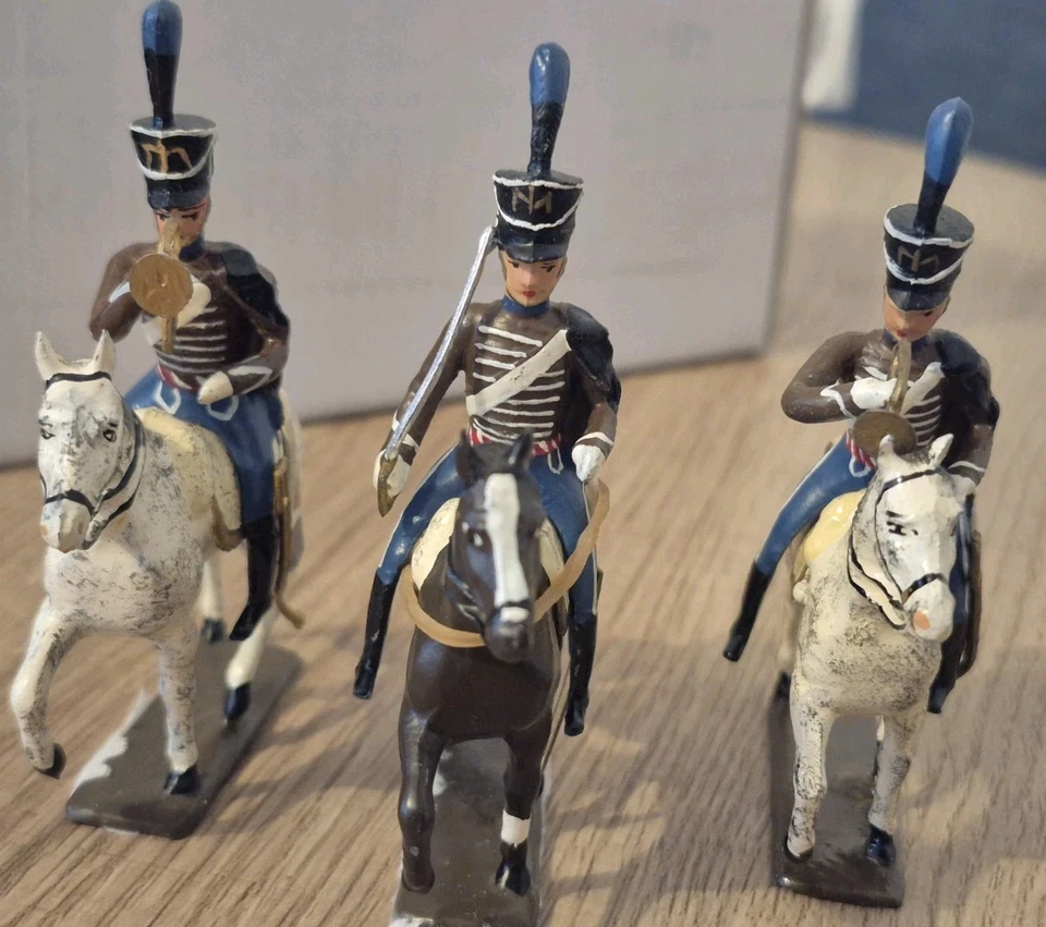   CBG Mignot du 1er Empire. Hussard 2e Régiment - Photo 1/4