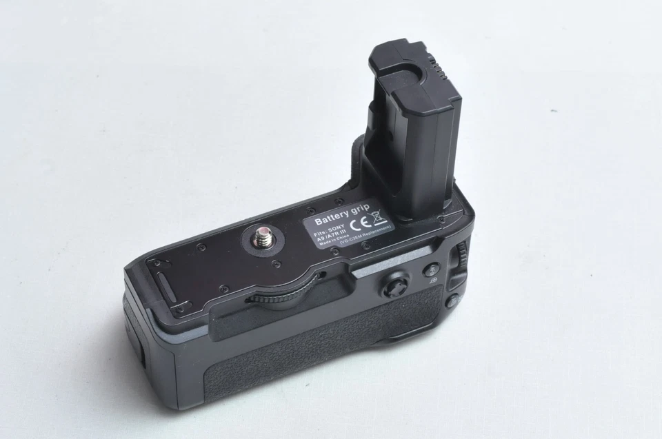 Профессиональная вертикальная батарейная ручка для камеры Sony A9 A7RIII A7III - Изображение 1 из 1