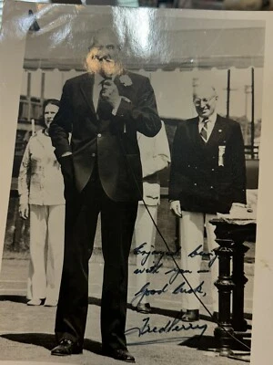 FRED PERRY - TENNIS GREAT - SIGNED 8X10 - ***SIGNED*** ---RARE--- - Image 1 of 2