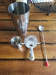 HOME BARTENDER STARTER KIT SS SHAKER CUP SPOON JIGGER AND STRAINER GIGGITY - Picture 1 of 5
